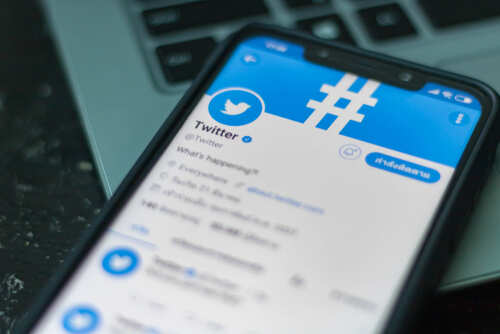 Chiangmai,,Thailand,-nov,18,2018:smartphone,Open,Twitter,Application,twitter,Is,An,Online