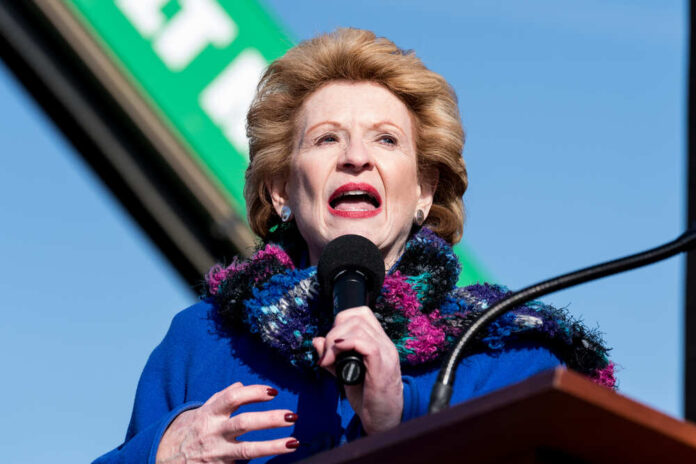 Warren,,Mi-,January,17,,2017:,Senator,Debbie,Stabenow,Speaks,To