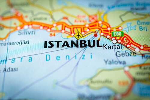 shutterstock_364588961.jpg Map highlighting Istanbul with major roads and landmarks