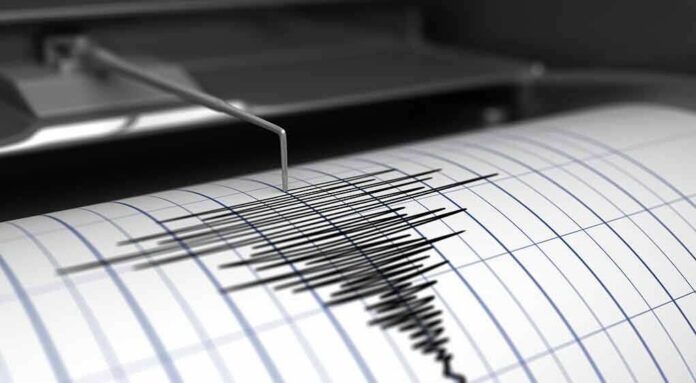 shutterstock_415252909 Seismograph needle recording earthquake waves on paper
